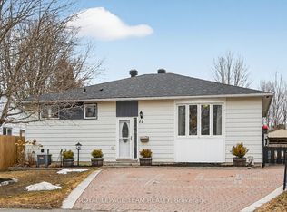 44 Ballantrae Way, Ottawa, ON K2L1N5