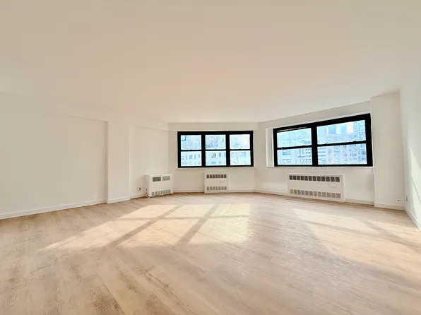 399 East 72nd Street image 6 of 12