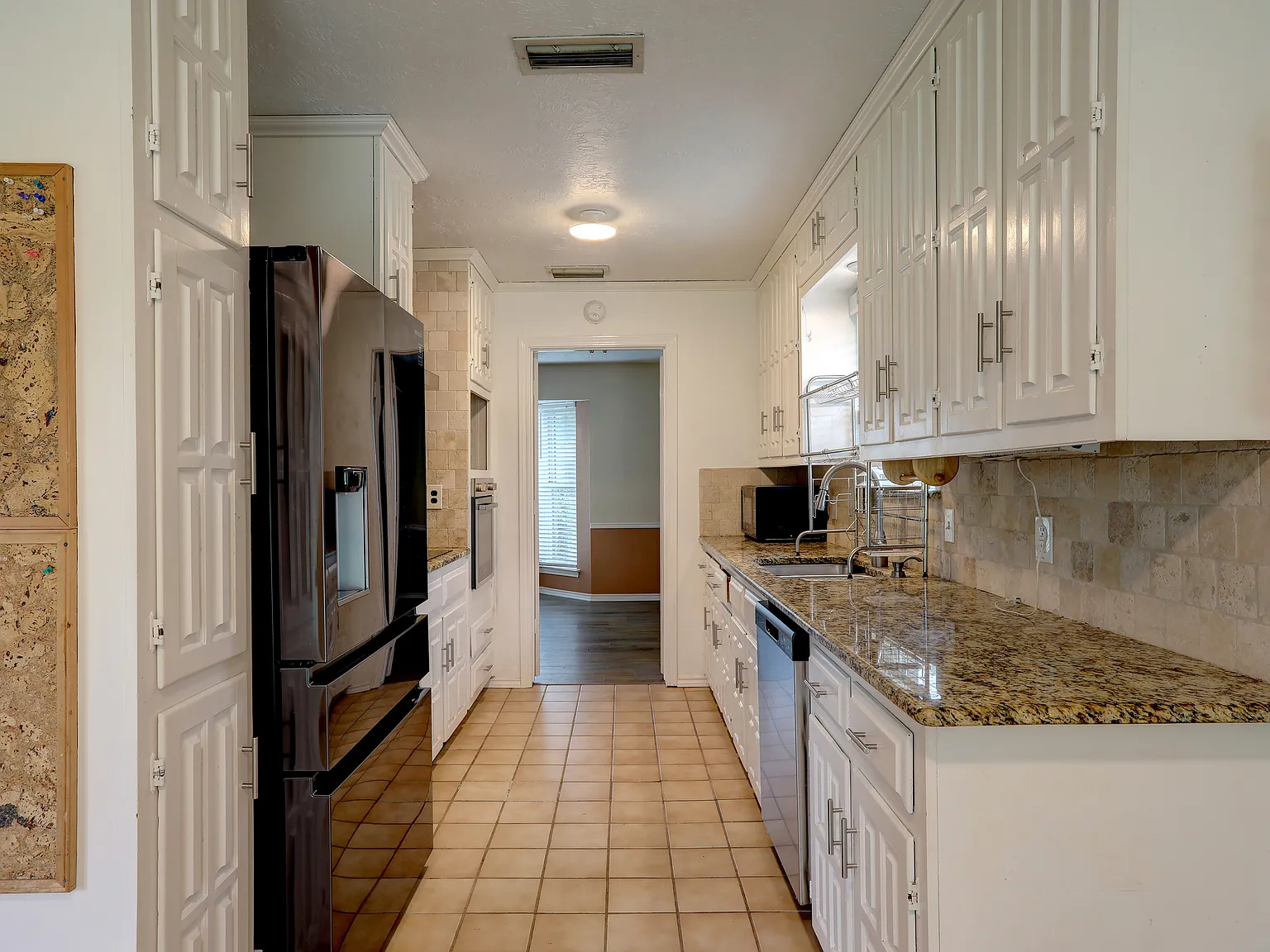 4 bed, 2.5 bath, 2404 sqft, $2,700 — Photo 1