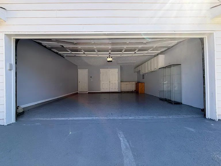 2029 Manor Oak Ln — Photo 20