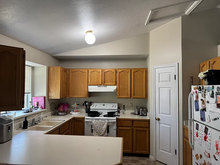 7740 S Unionwood Dr — Photo 2