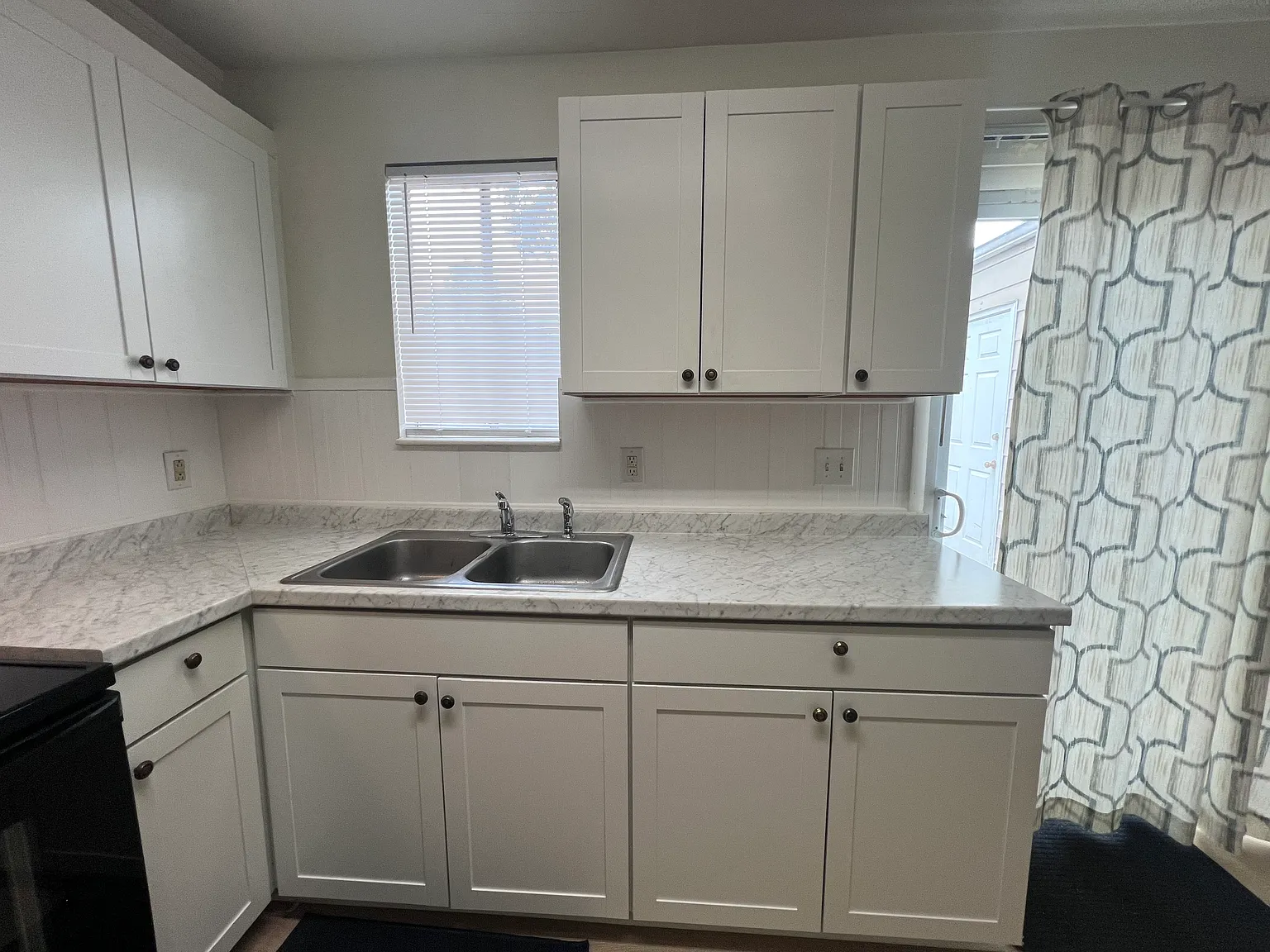 3 bed, 1.5 bath, 1032 sqft, $1,750 — Photo 3
