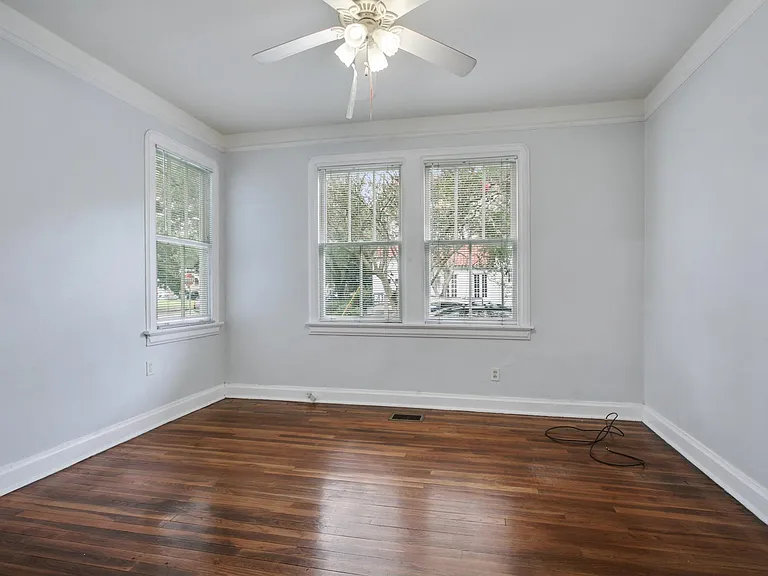 2102 S Carrollton Ave — Photo 10