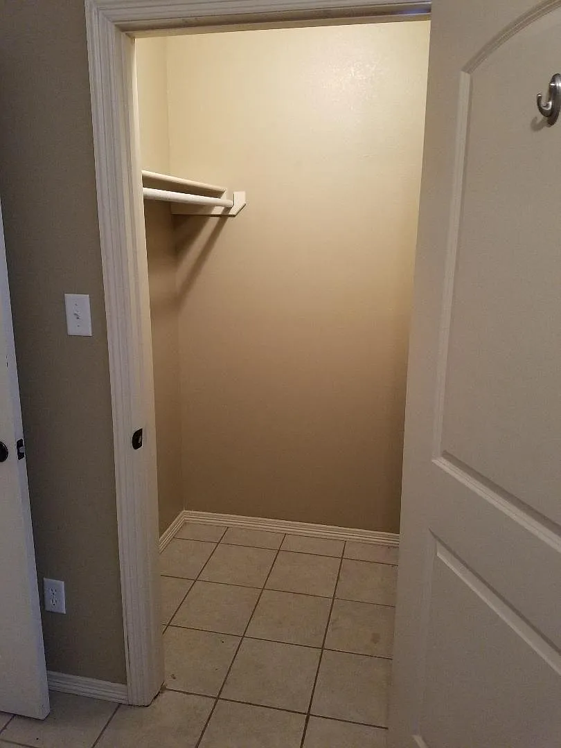417 Rock Circle — Photo 2