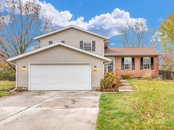 810 Cedar Ridge Ct, Mahomet, IL 61853