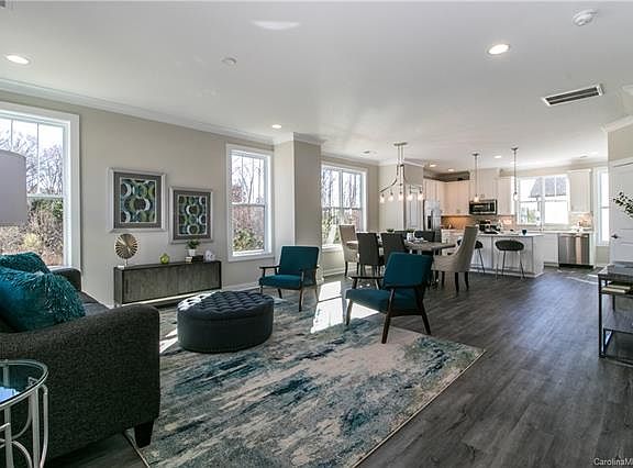 4th image of 125A Capital Ave #301