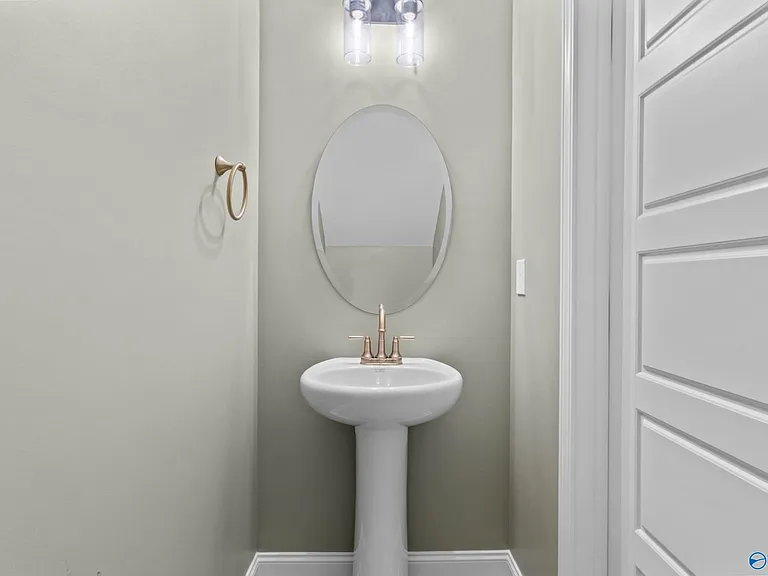 243 Susan Lynn Dr — Photo 3