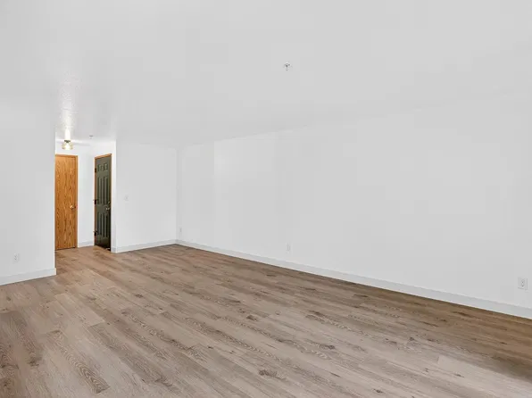 Cascadian East Apartments