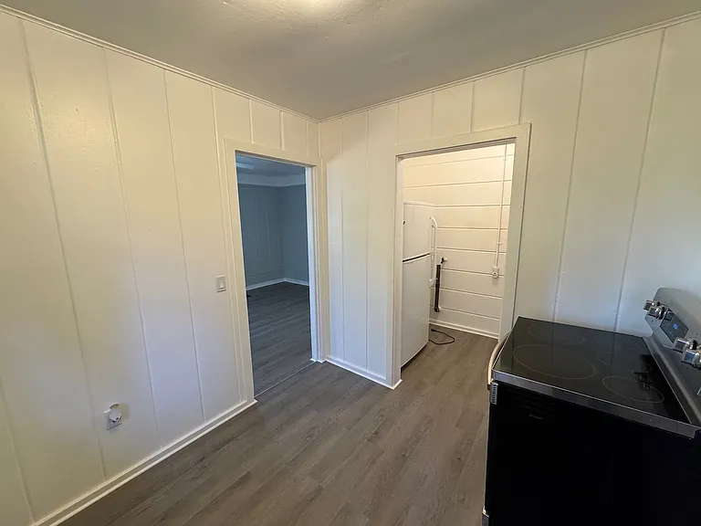 1092 Winton Rd — Photo 8