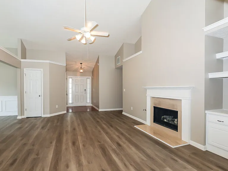 1101 Marsh Ct — Photo 5