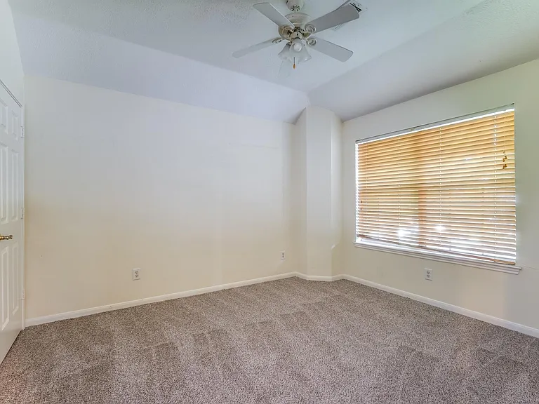 17143 Summer Hollow Dr — Photo 30