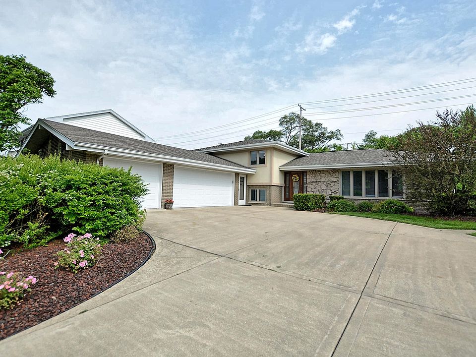 1st image of 7518 W Manitoba Dr
