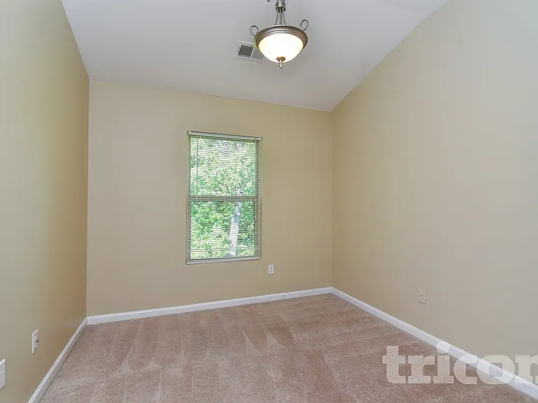 1470 Knights Trl — Photo 11