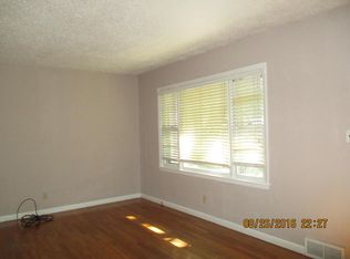 6136 Russell St, Mission, KS 66202