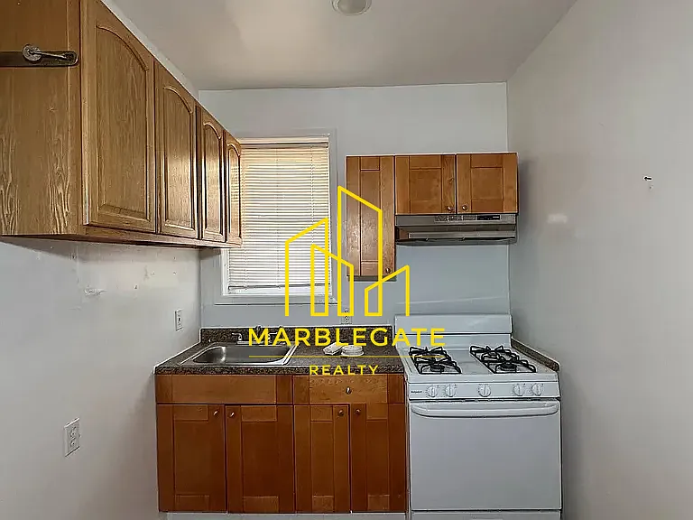 2 bed, $1,800 — Photo 1
