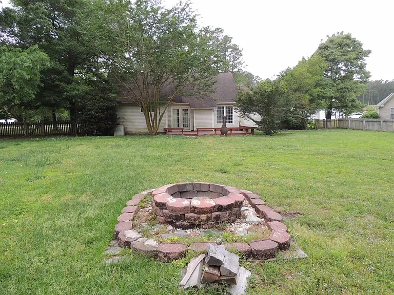 403 Jacqueline Dr — Photo 27