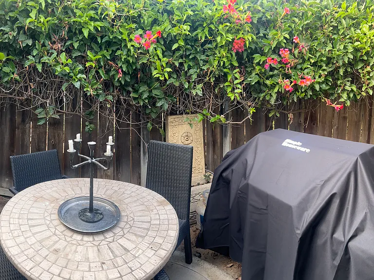 Hygeia Ave — Photo 9