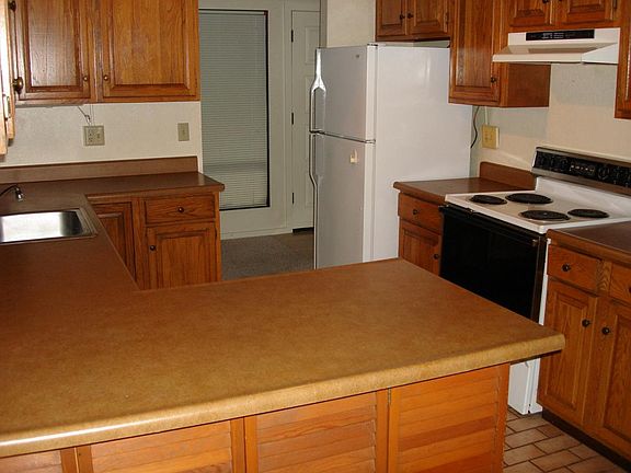 5th image of 100 Highland Greens Dr #3
