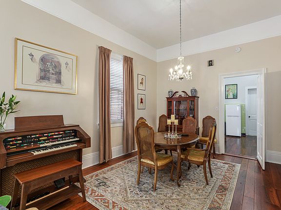 3rd image of 1133 N Derbigny St