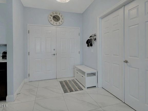 2nd image of 2801 S Ridgewood Ave Unit 914