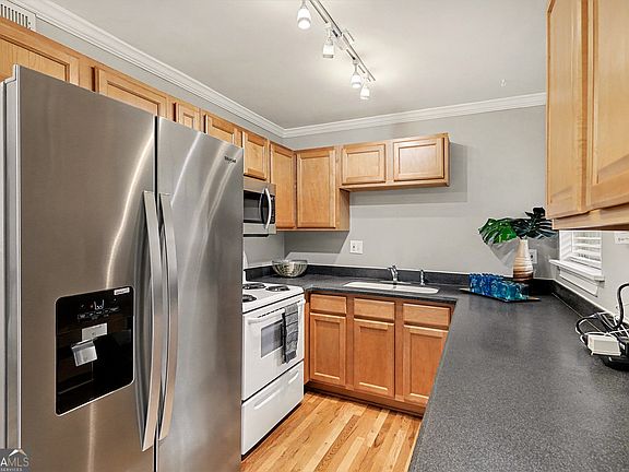 4th image of 1647 Briarcliff Rd NE APT 8