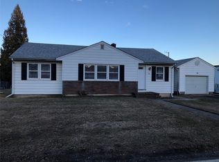 82 Beach Rd, Stony Pt, NY 10980