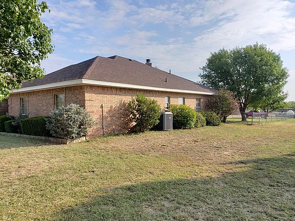 3rd image of 1203 Buena Vista Dr