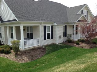 1038 Riviera Dr, Elgin, IL 60124