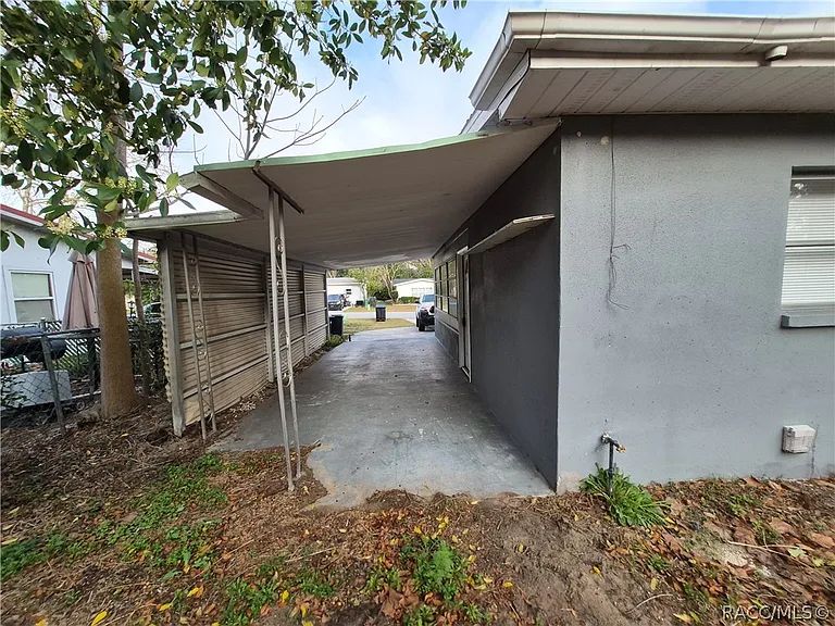 11 S Barbour St — Photo 5
