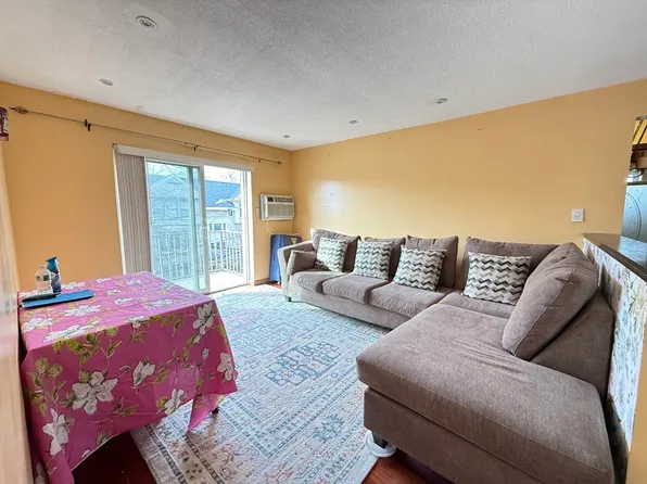 215 Washington Ave APT 9, Chelsea, MA 02150