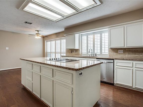 4th image of 1708 Wessex Cir