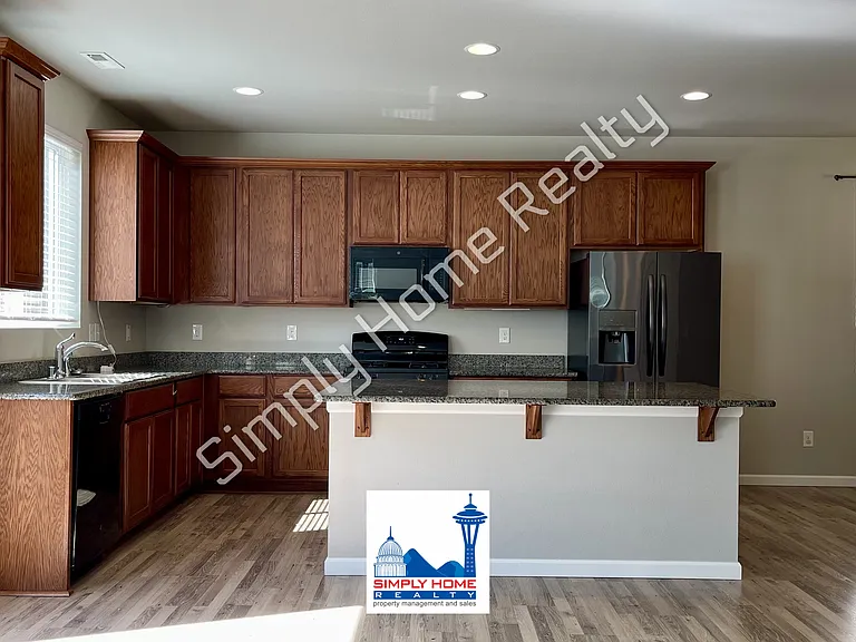 5021 Andrew St SE — Photo 3