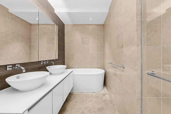 Sold by Level Group | media 6