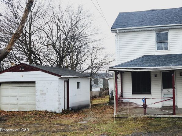 818 Lattimer Rd, Hazleton, PA 18202