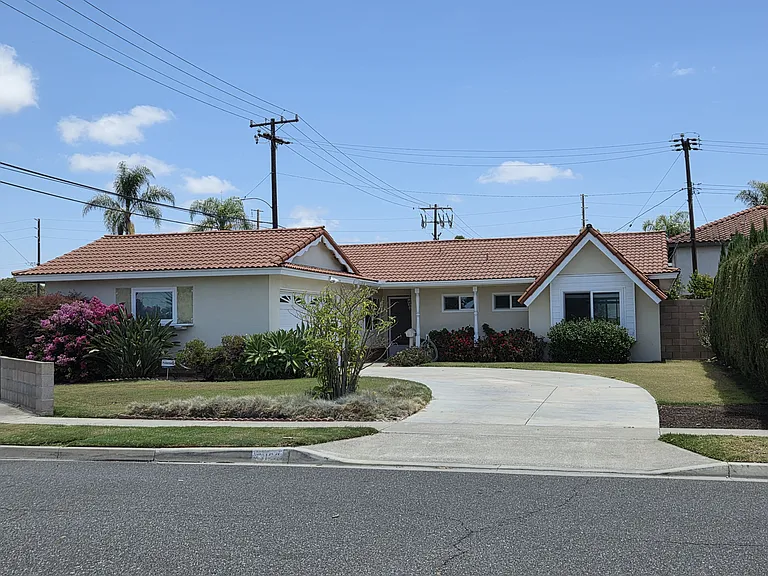 16020 Washburn St — Photo 1