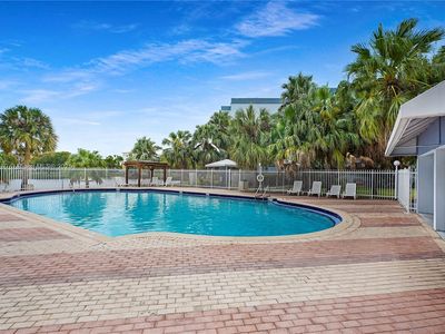 9365 Fontainebleau Blvd APT E207, Miami, FL, 33172