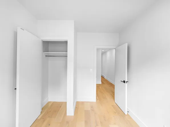 236 West 15th Street image 6 of 8