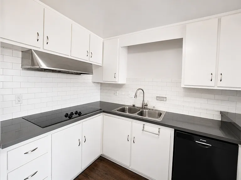 1299 Cordova St #308 — Photo 4
