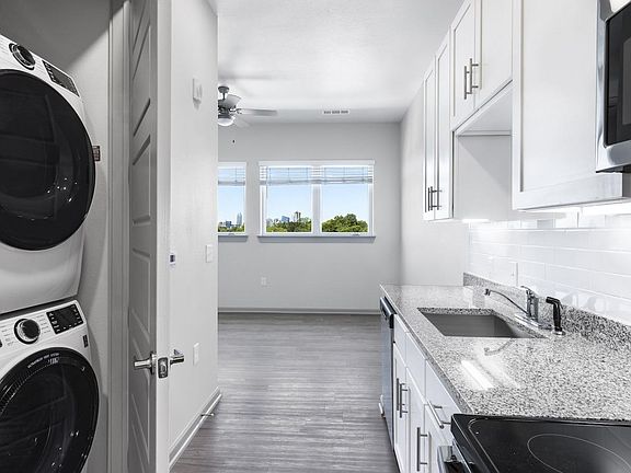 4th image of 2920 E 17th St #111