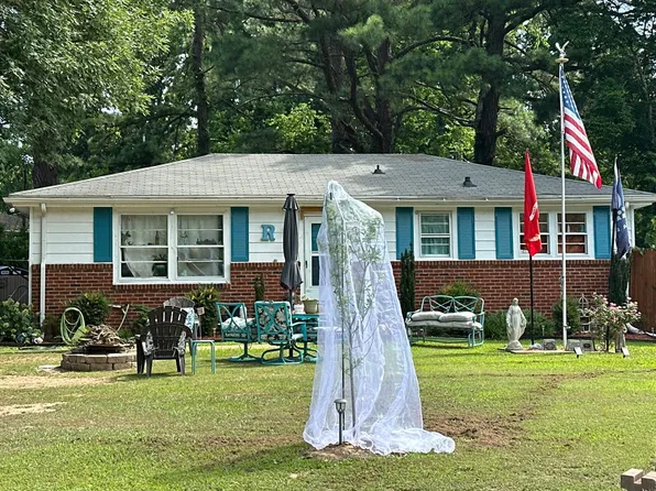 829 Country Club Dr, Clarksville, TN 37043