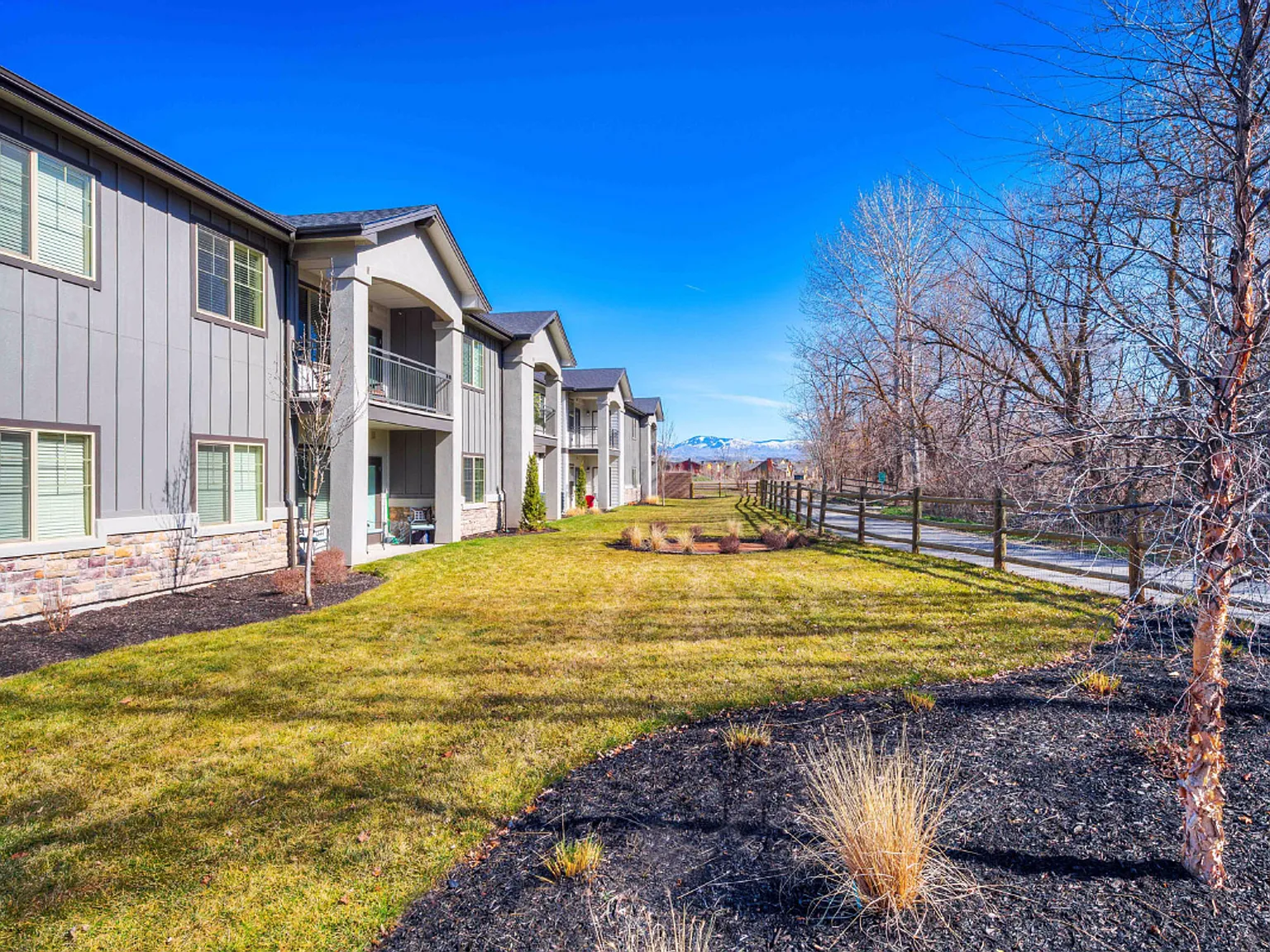 Eagle River Apartments — Photo 4