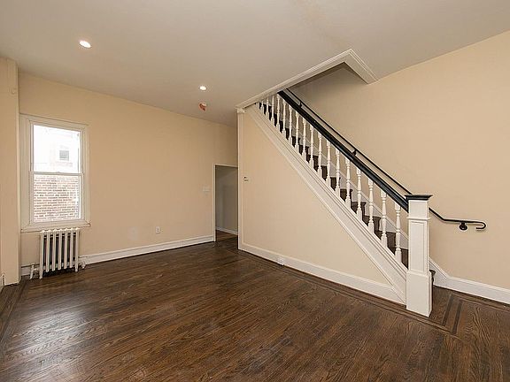 5th image of 2533 E Monmouth St