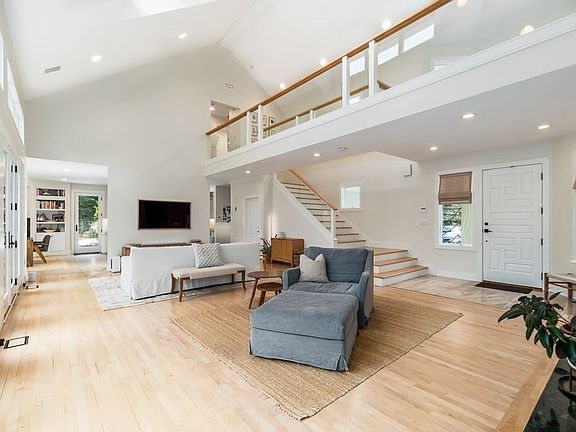 5th image of 33 Forster Rd