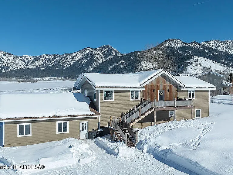 1132 Saddle Dr — Photo 7