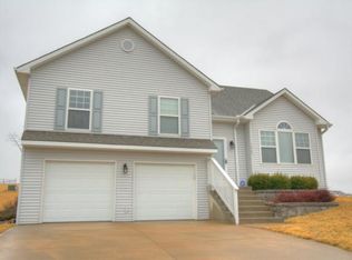 12565 Oak Ridge Dr, Platte City, MO 64079