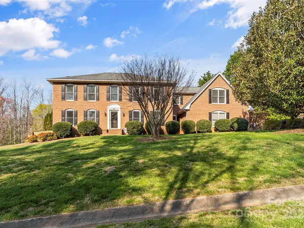 115 Brookstone Dr, Morganton, NC 28655