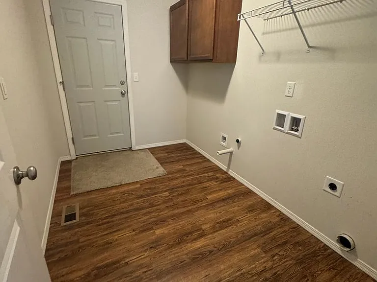 655 Chapman Rd — Photo 8