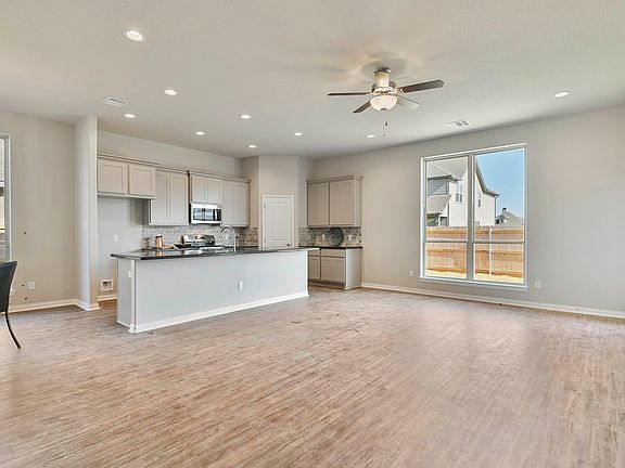 5th image of 6321 Rockford Dr