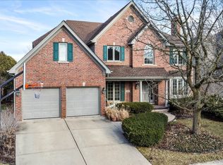 537 S Oak Ave, Westmont, IL
