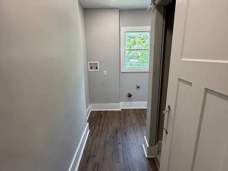 1249 Oakwood Ave — Photo 6